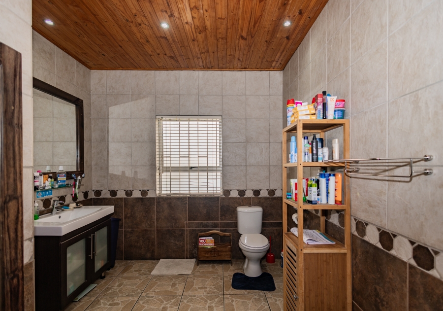 5 Bedroom Property for Sale in Ruyterwacht Western Cape